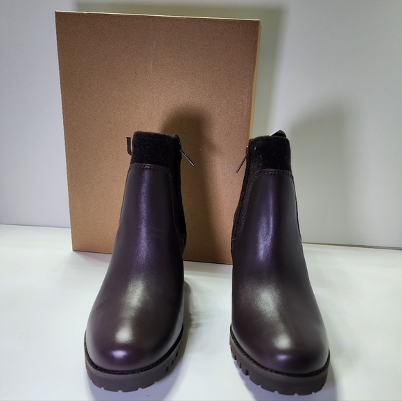 UGG Australia  Amathea Waterproof Leather Boots Black US 9 - Picture 3 of 15